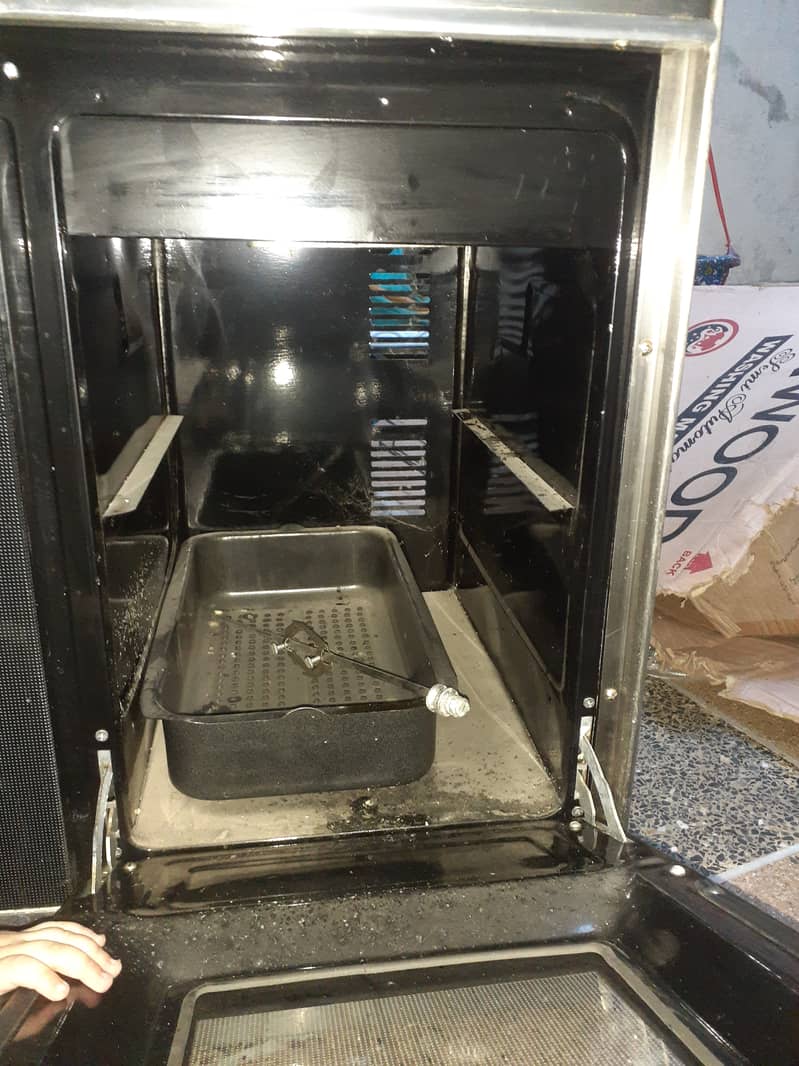 Cooking range for sale like new contion 11