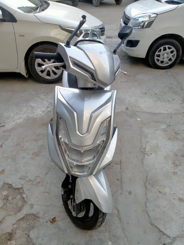 Ladies/gents Automatic Scooty for urgent sale 0