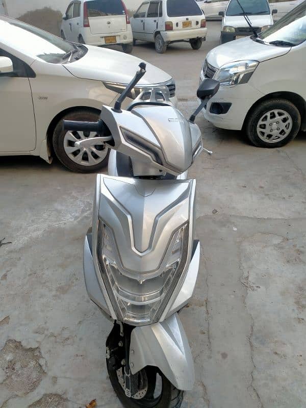 Ladies/gents Automatic Scooty for urgent sale 1