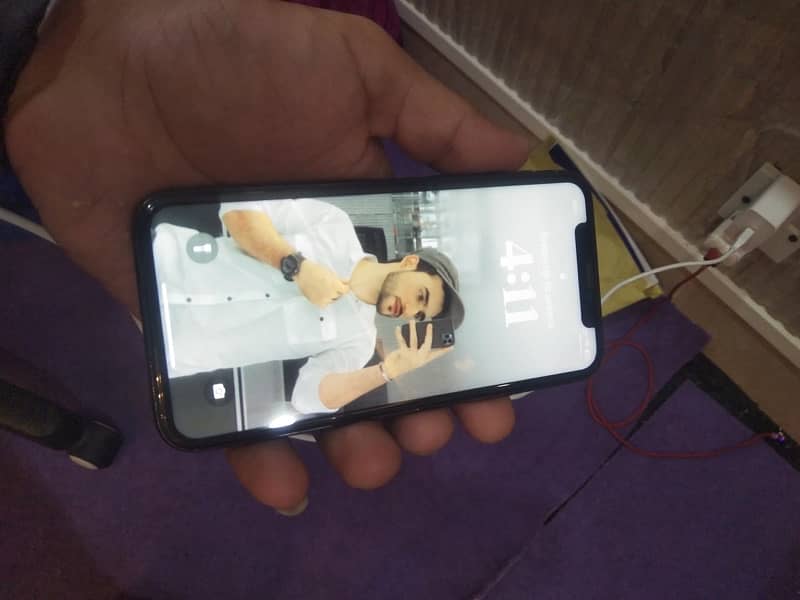 i phone 11 pro 0