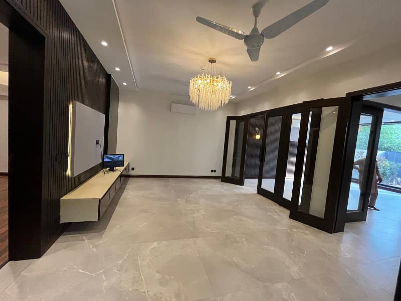 100% Orignal Images 10 Marla Brand New Luxury House For Sale In DHA Phase 5 15