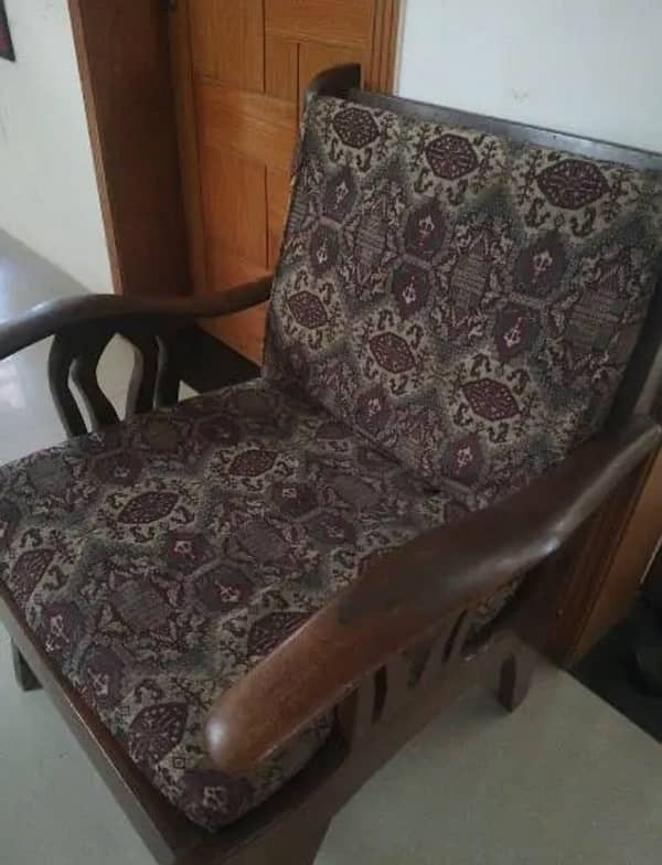 Two 5 seaters Sofass set urgent for Sale 4