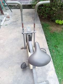 Exercise Cycle Machine in Mint Condition