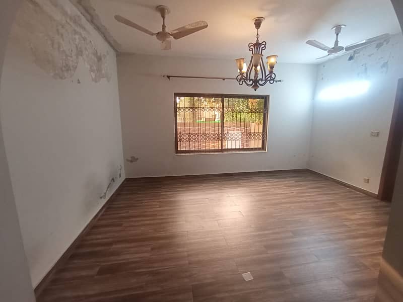 Good Location 10 Marla Beautiful House For Rent Z-Block DHA Phase 3 19