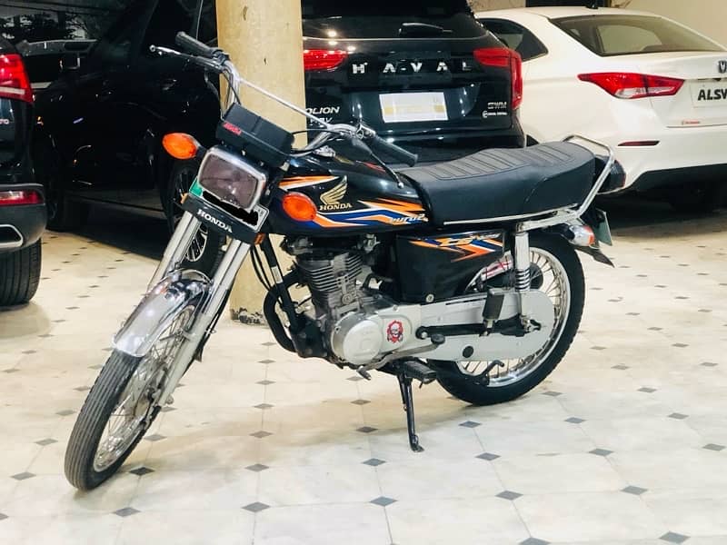 Honda CG 125 Model 2018 Black Edition 1