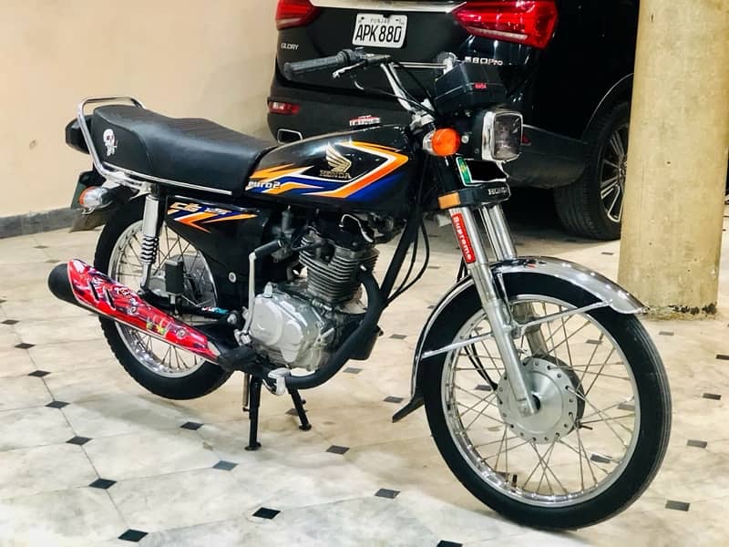 Honda CG 125 Model 2018 Black Edition 3