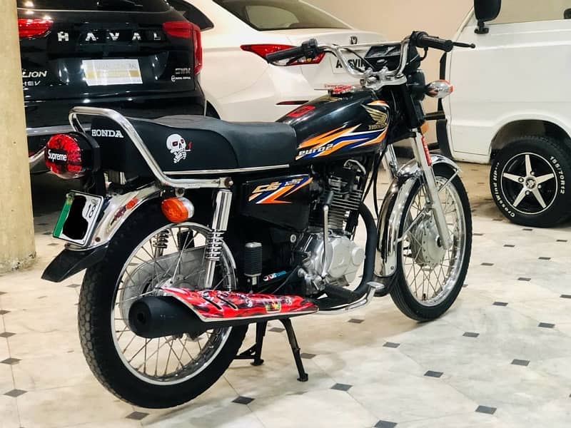 Honda CG 125 Model 2018 Black Edition 6