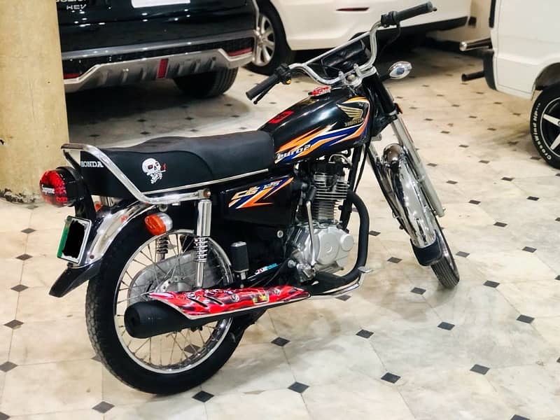 Honda CG 125 Model 2018 Black Edition 7