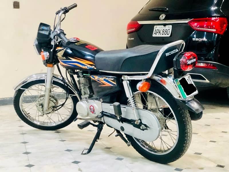 Honda CG 125 Model 2018 Black Edition 9