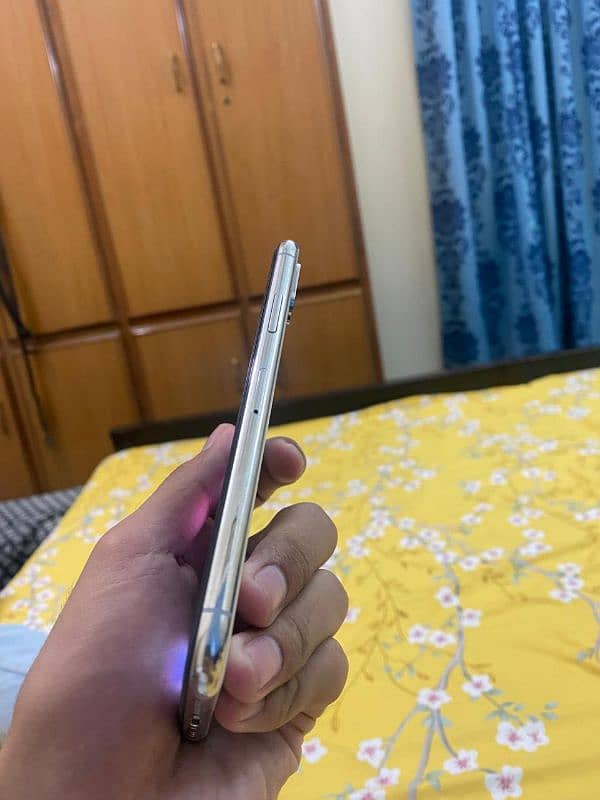 iPhone xs 256gb pta 0