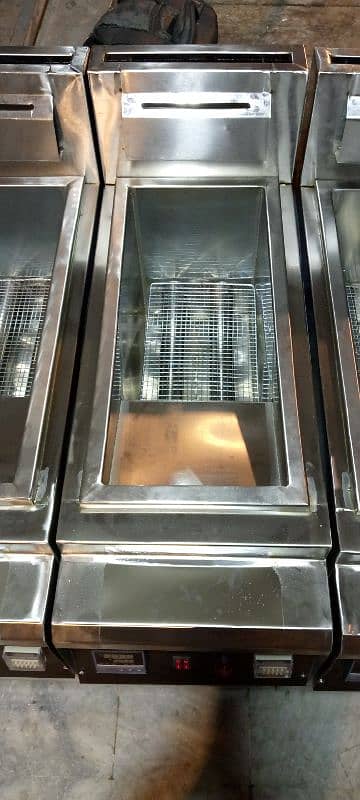 pizza oven ark, south star, conveyor//;working table// deep fryer 5