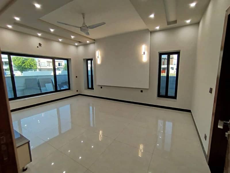 DHA PHASE 8 1 KANAL HOUSE FOR RENT DIRECT APPROACH MAIN BOULEVARD & RING ROAD 10