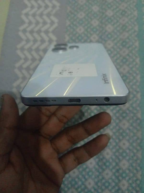 Infinix Hot 30 4