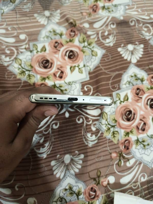 Infinix Note 40 Pro 6