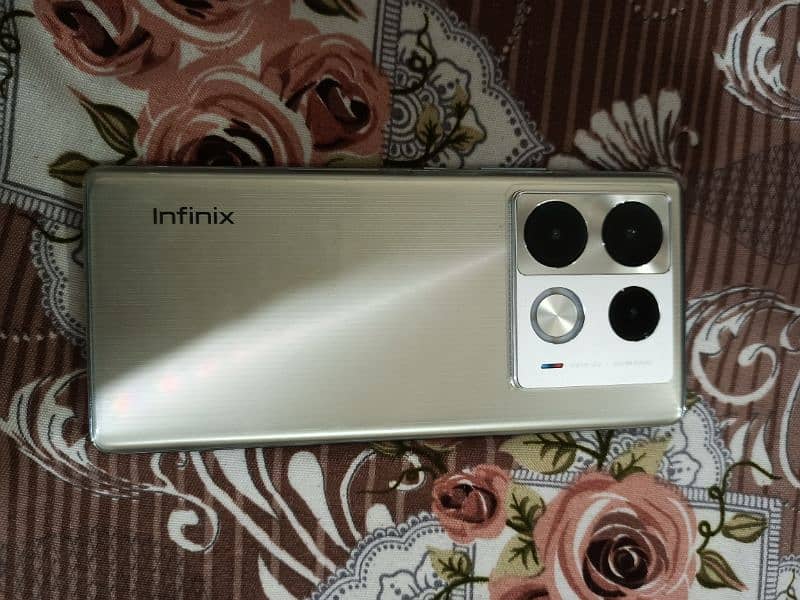 Infinix Note 40 Pro 8