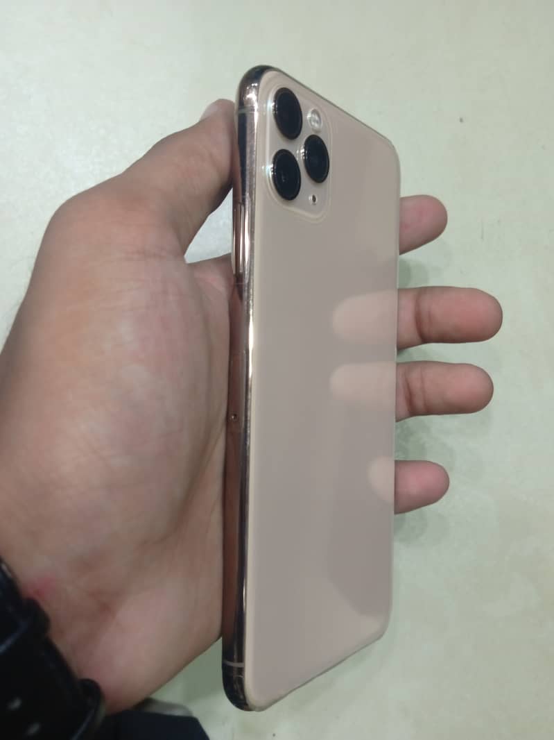 iphone 11 pro max 2