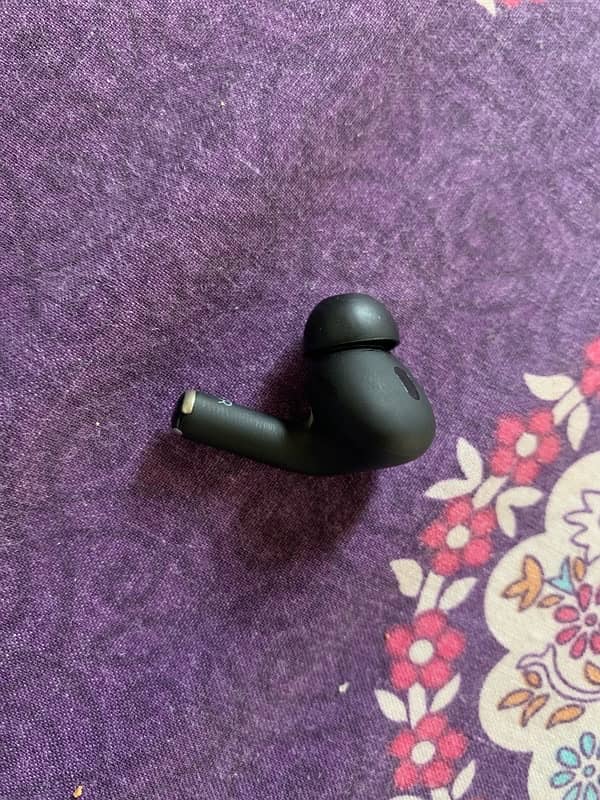 AIR POD PRO 2 MATTE BLACK EDITION WITH ACTIVE ANC 0