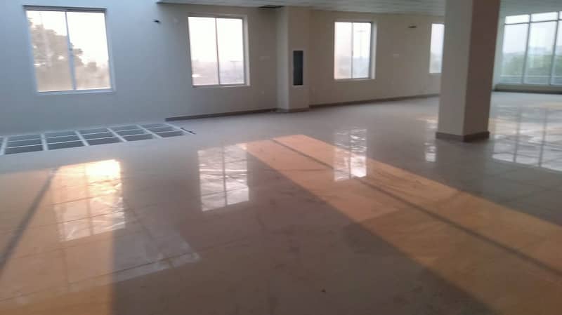 I-9 MARKAZ 3200 SQ. FEET BRAND NEW OFFICE REAL PICS ATTACHED NEAR TO METRO BUS STOP HUGE CAR PARKING 9