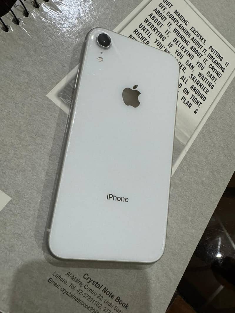 iPhone xr fu 64gb all okay just displya ma miner black nishan ha 0