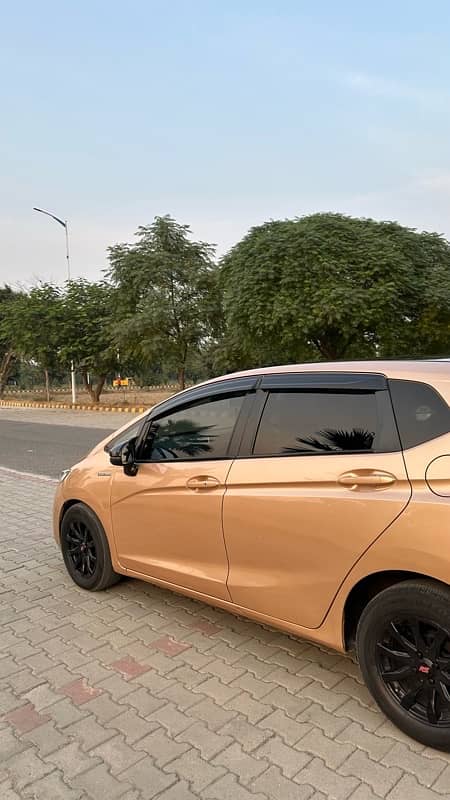 HONDA FIT 1.5 HYBRID LUSH CONDITION 2