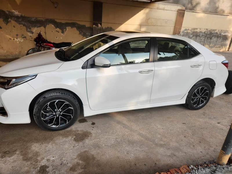 Toyota Corolla Altis Grande X CVT-i 1.8 Beige Interior 2024 3