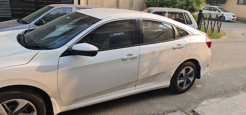 Honda Civic 1.8L I-VTEC Tafetta White 2019 Nov 3