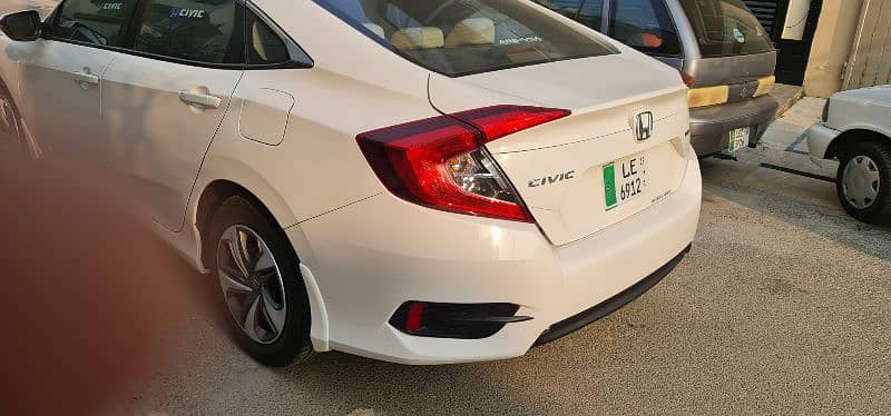 Honda Civic 1.8L I-VTEC Tafetta White 2019 Nov 4