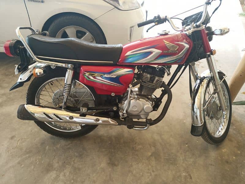 I am selling Honda 125G 2022 3