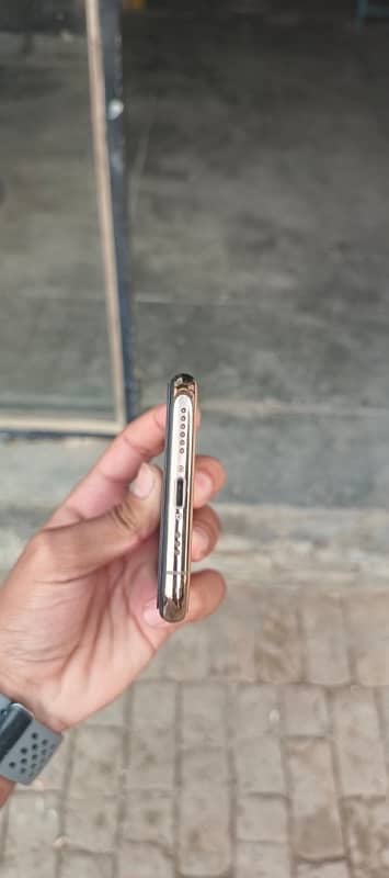 iPhone XS 1