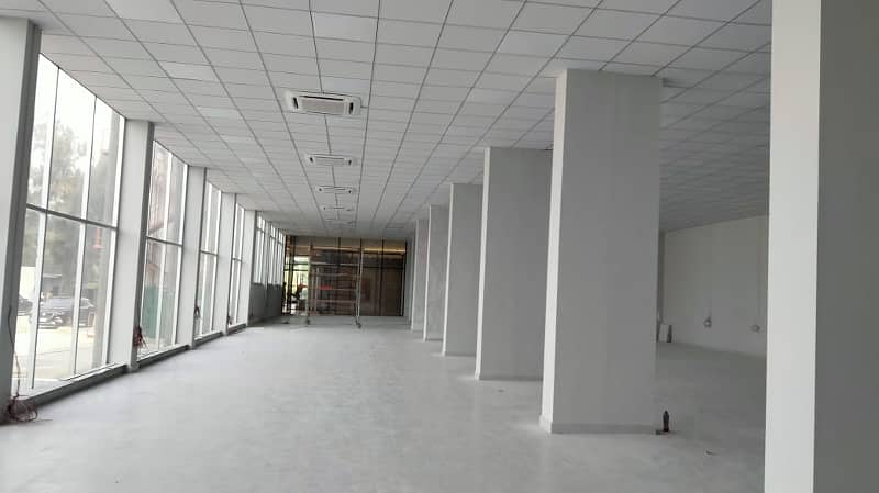 I-10 GROUND FLOOR 5500 SQ. FEET BRAND NEW OFFICE WITH HUGE CAR PARKING RECEPTION AND 24/7 SECURITY REAL PICS ATTACHED 0