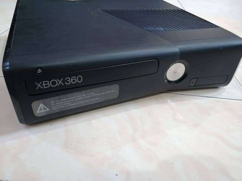 xbox 360 slim (320gb hard disk) 1