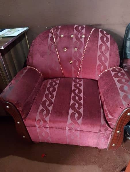 5 Seater Sofa for urgent sale 4