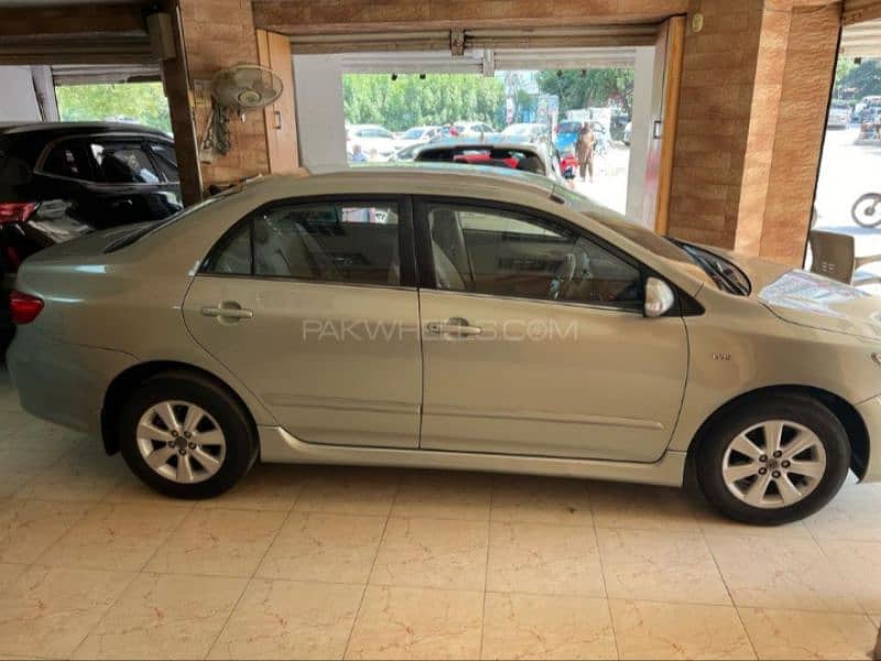 Toyota Corolla Altis 2010 5