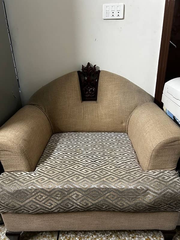 SEVEN SEATER SOFA SET AVAILABLE 0321-8408687 0