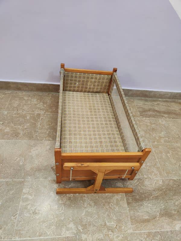 Baby cot with swing 9