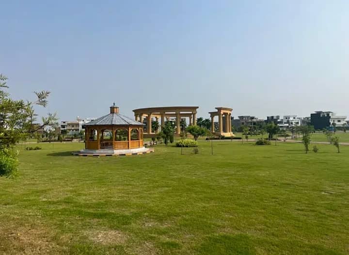 8 MARLA PARK FACING PLOT FOR SALE in FAISAL TOWN BLOCK A 39