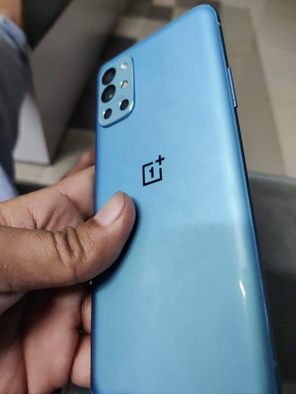 OnePlus 9R 12/256 urgent sale phone 4