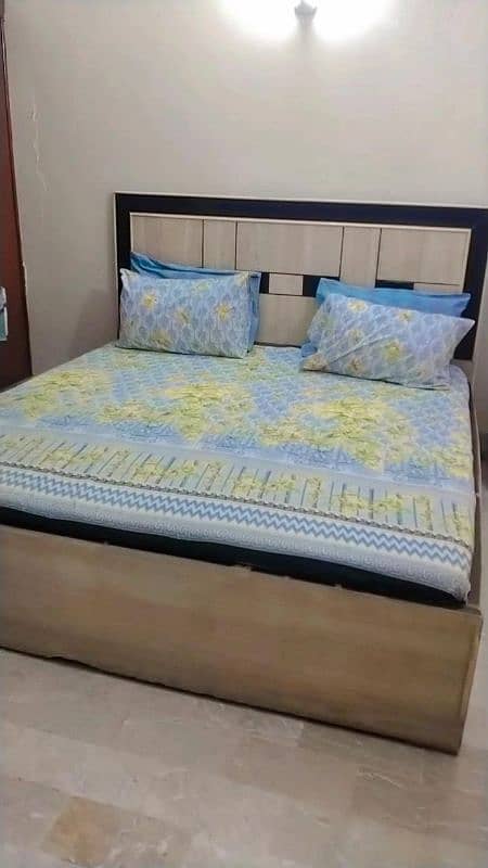 complete bedroom set sell urgently 0