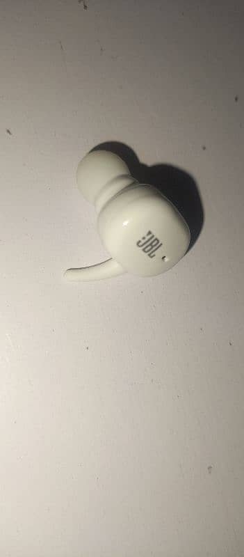 JBL EARBUDS  CALL MUSIC 3