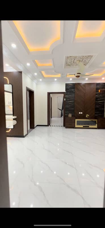 10 MARLA BRAND NEW UPR PORTION FOR RENT IN BAHRIA TOWN LAHORE 10