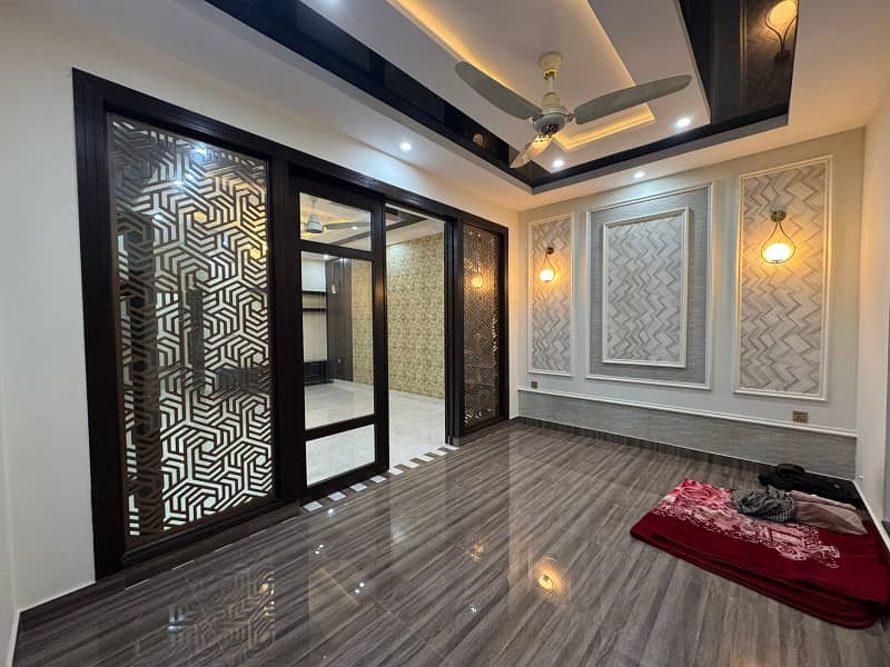 10 Marla Brand New Luxury House With Basement Available For Rent In GOLF VIEW RESIDENCIA PHASE I Bahria Town LAHORE 1