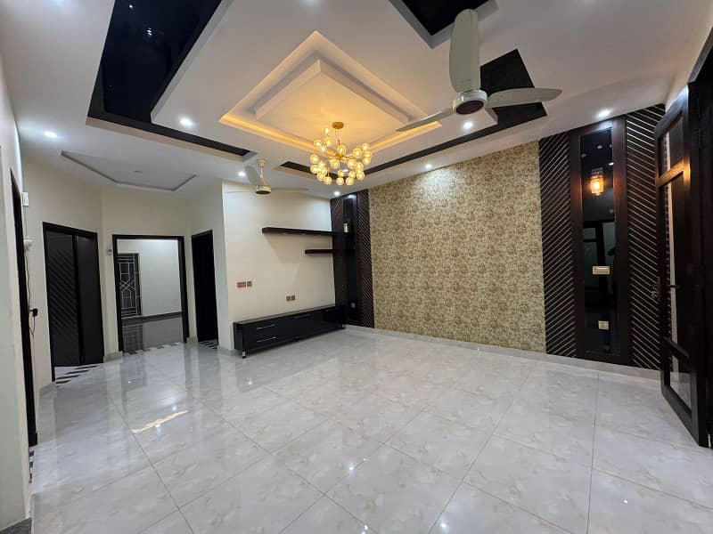 10 Marla Brand New Luxury House With Basement Available For Rent In GOLF VIEW RESIDENCIA PHASE I Bahria Town LAHORE 7