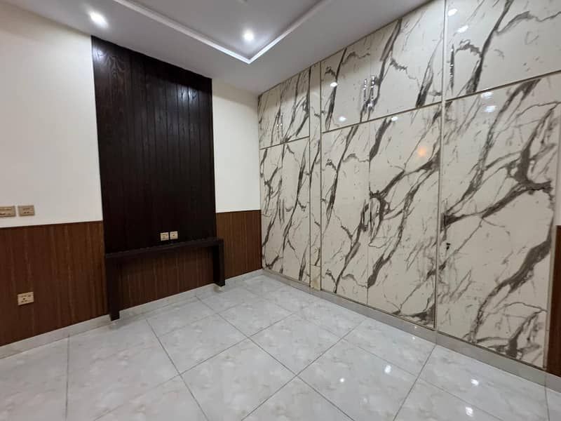 10 Marla Brand New Luxury House With Basement Available For Rent In GOLF VIEW RESIDENCIA PHASE I Bahria Town LAHORE 16