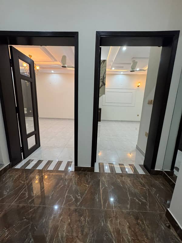 10 Marla Brand New Luxury House With Basement Available For Rent In GOLF VIEW RESIDENCIA PHASE I Bahria Town LAHORE 21