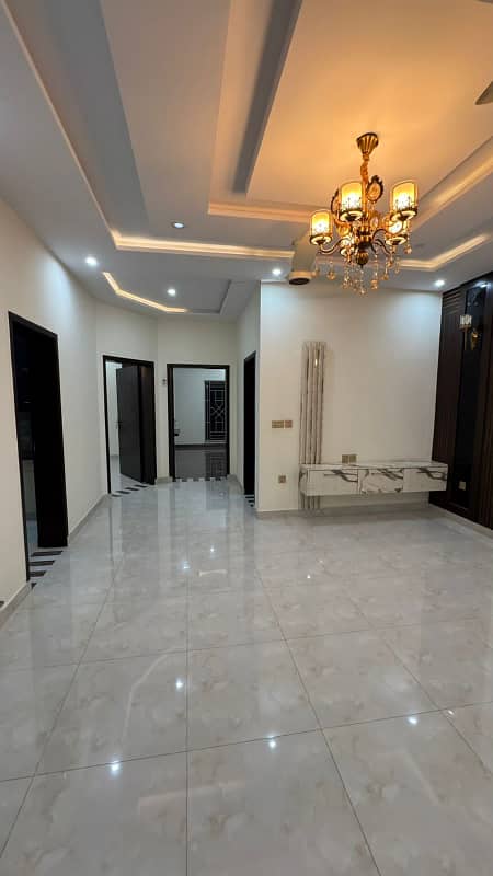 10 Marla Brand New Luxury House With Basement Available For Rent In GOLF VIEW RESIDENCIA PHASE I Bahria Town LAHORE 23