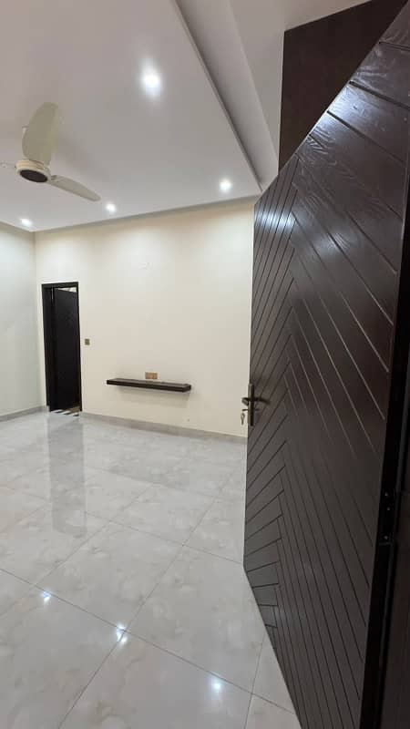 10 Marla Brand New Luxury House With Basement Available For Rent In GOLF VIEW RESIDENCIA PHASE I Bahria Town LAHORE 37