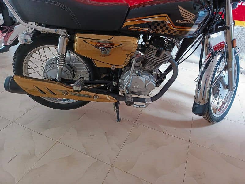 Honda 125 Salf 1