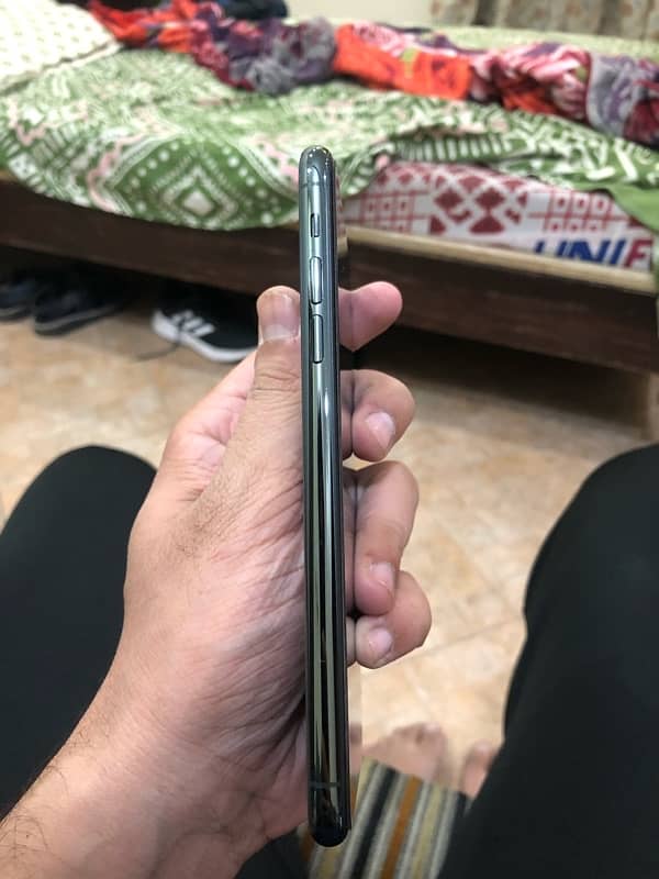 iphone 11 pro max 1