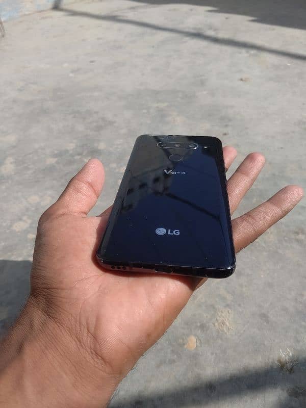 LG v40 mobile 6