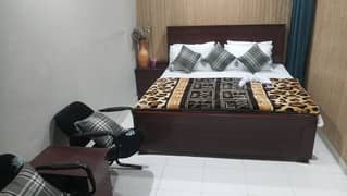 Furnished bed room 2000 per for 1 month jobs holders & families & companies